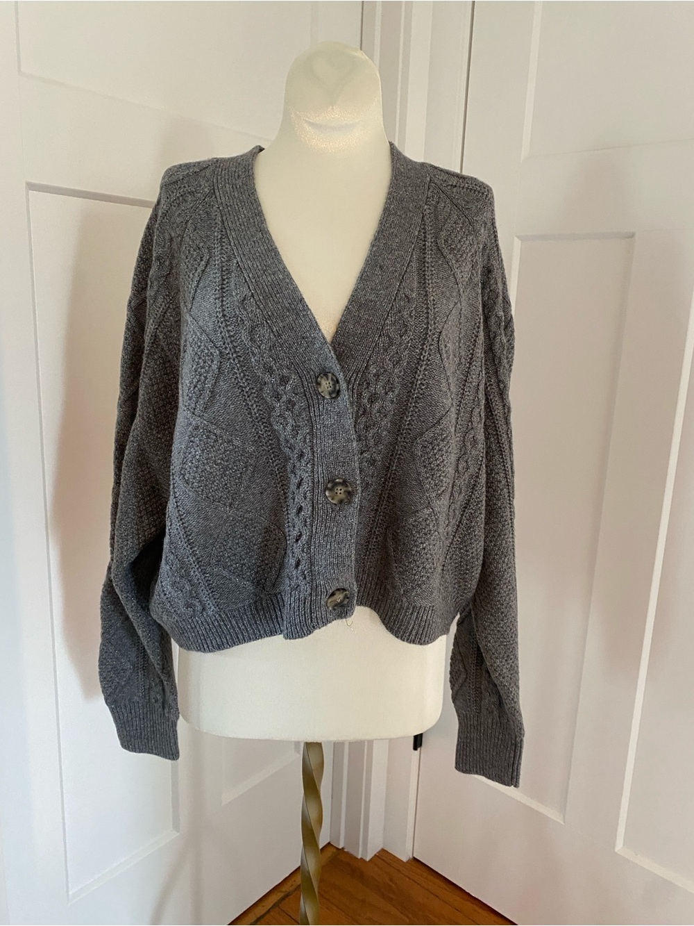 Madewell Gray shimmer Cable-Knit V-Neck Button Cardigan‎ Womens size large NWT